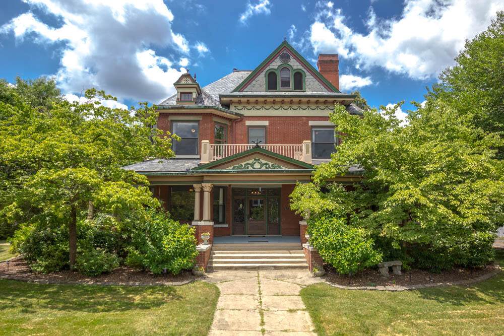 700 Locust Street - Photo 1