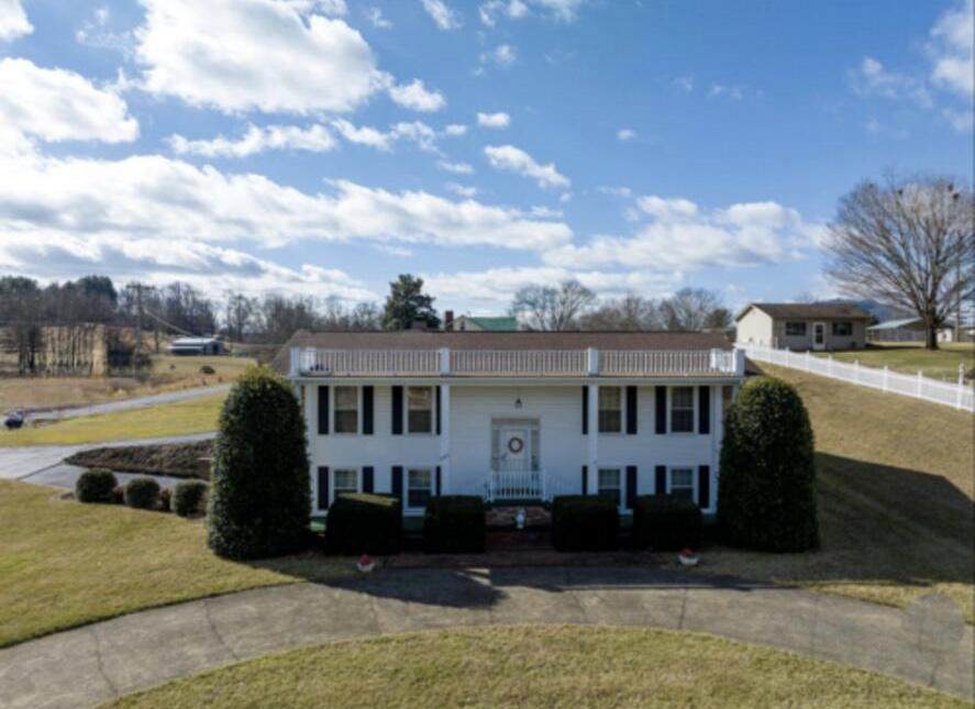 111 Carolyn Avenue - Photo 1