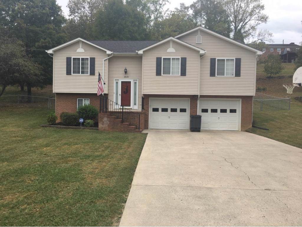 3820 Alderwood Drive - Photo 1