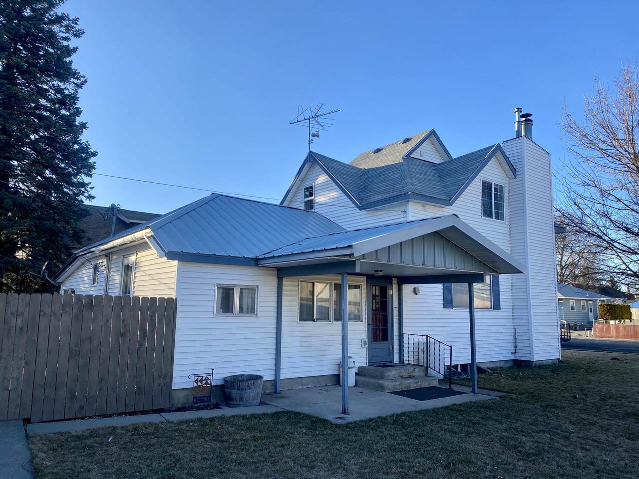 701 Maxwell St - Photo 1