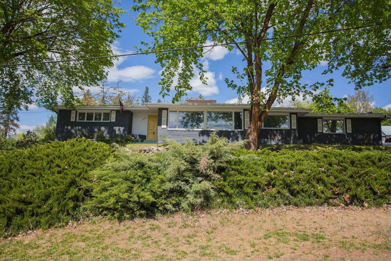 575 6TH Ave - Photo 1