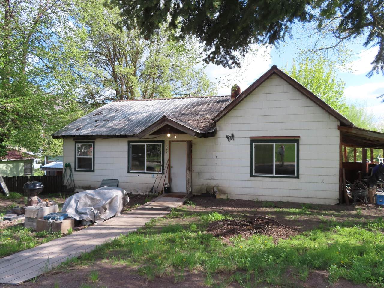 653 9TH St - Photo 1