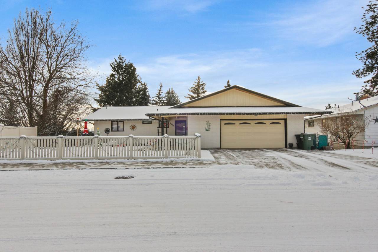 2411 Dell Dr - Photo 1