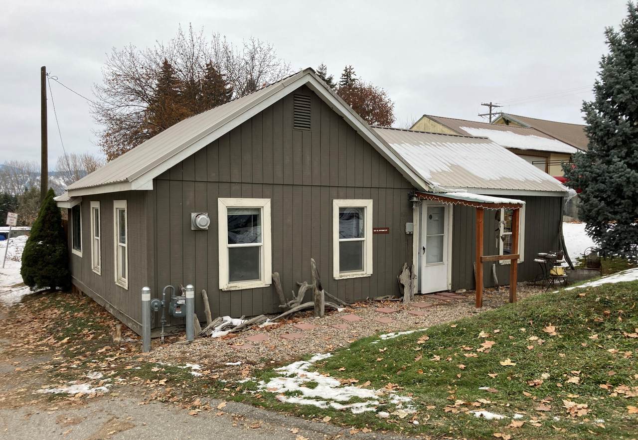 821 Wynne St - Photo 1