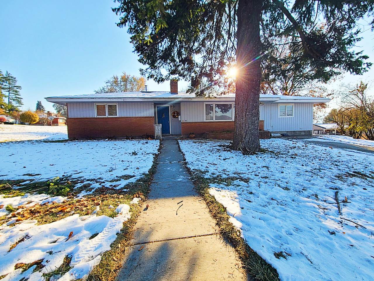 790 Forest Ave - Photo 1