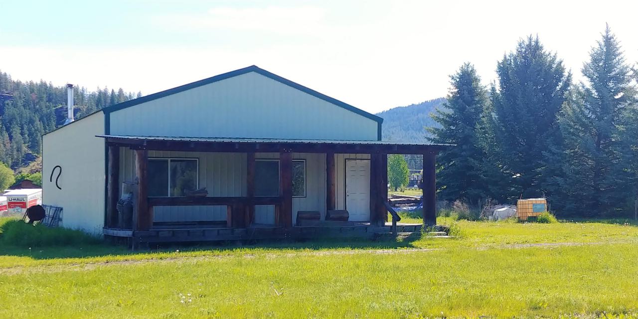 561 Hwy 395 - Photo 1