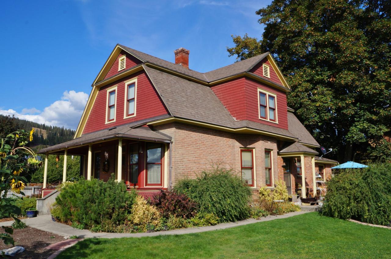 366 Oak St - Photo 1