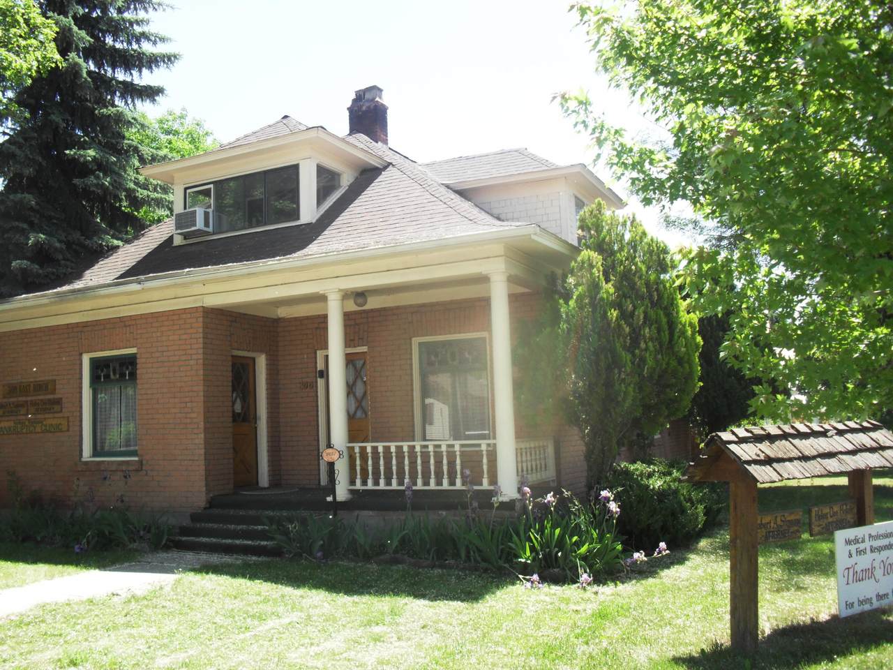 300 Birch Ave - Photo 1