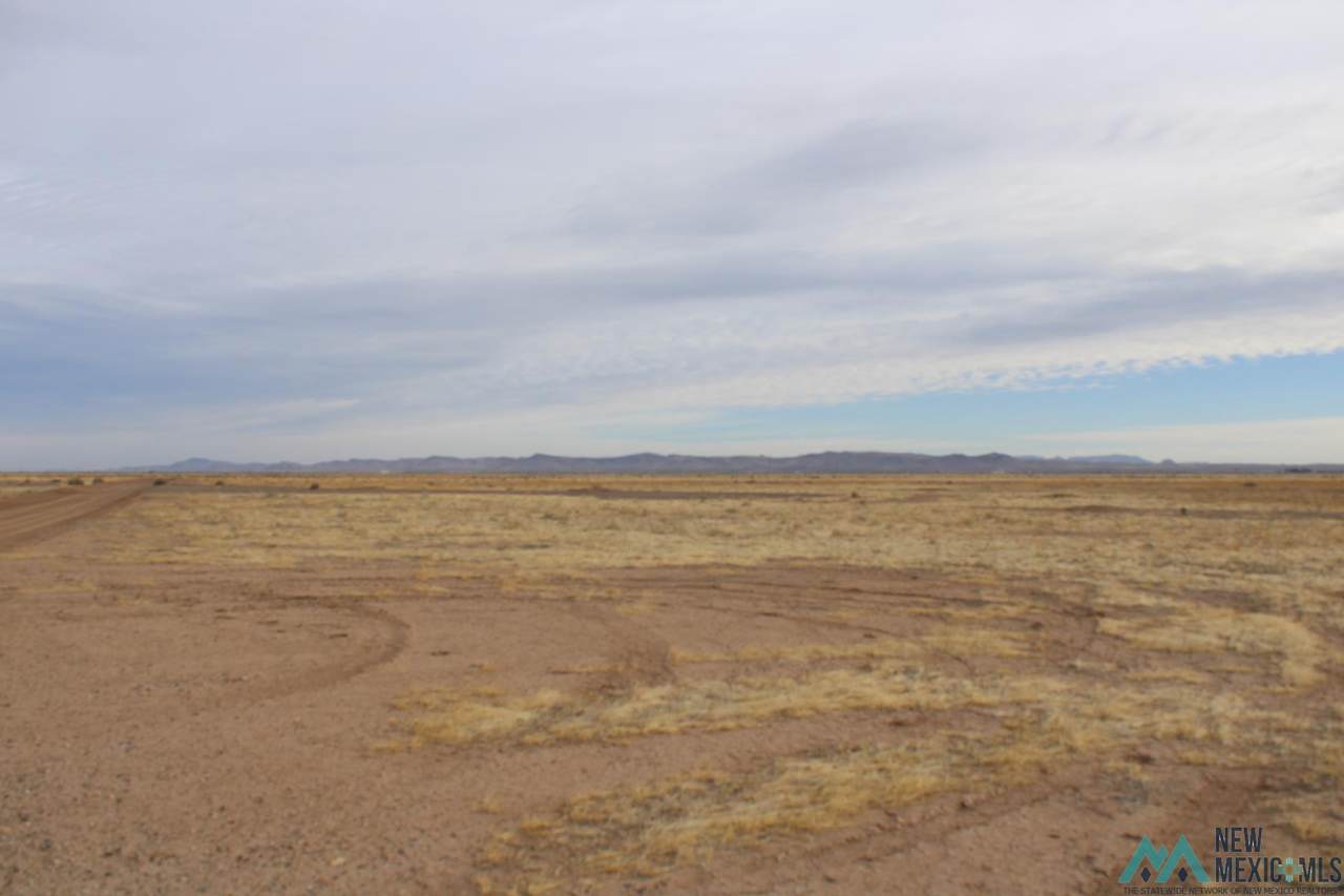 Candela Rd Se - Photo 1