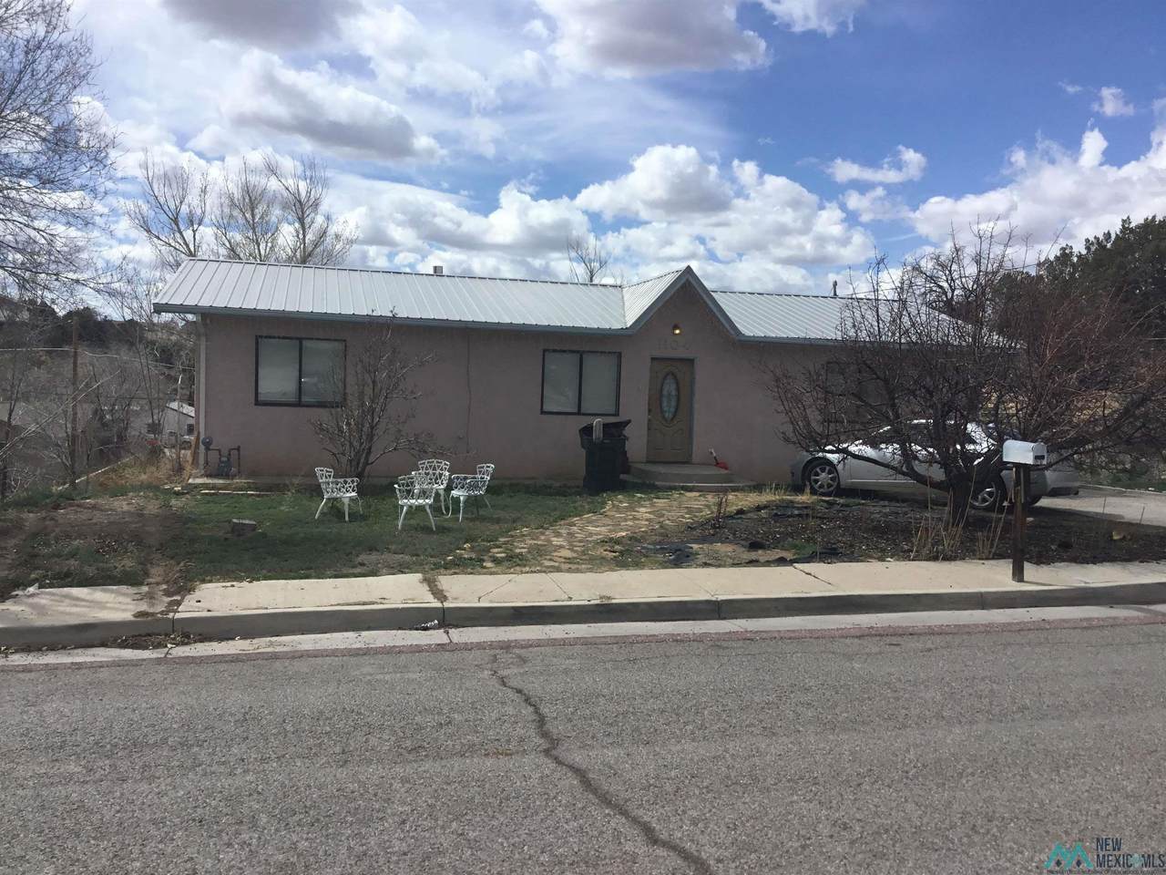 1104 Burke - Photo 1