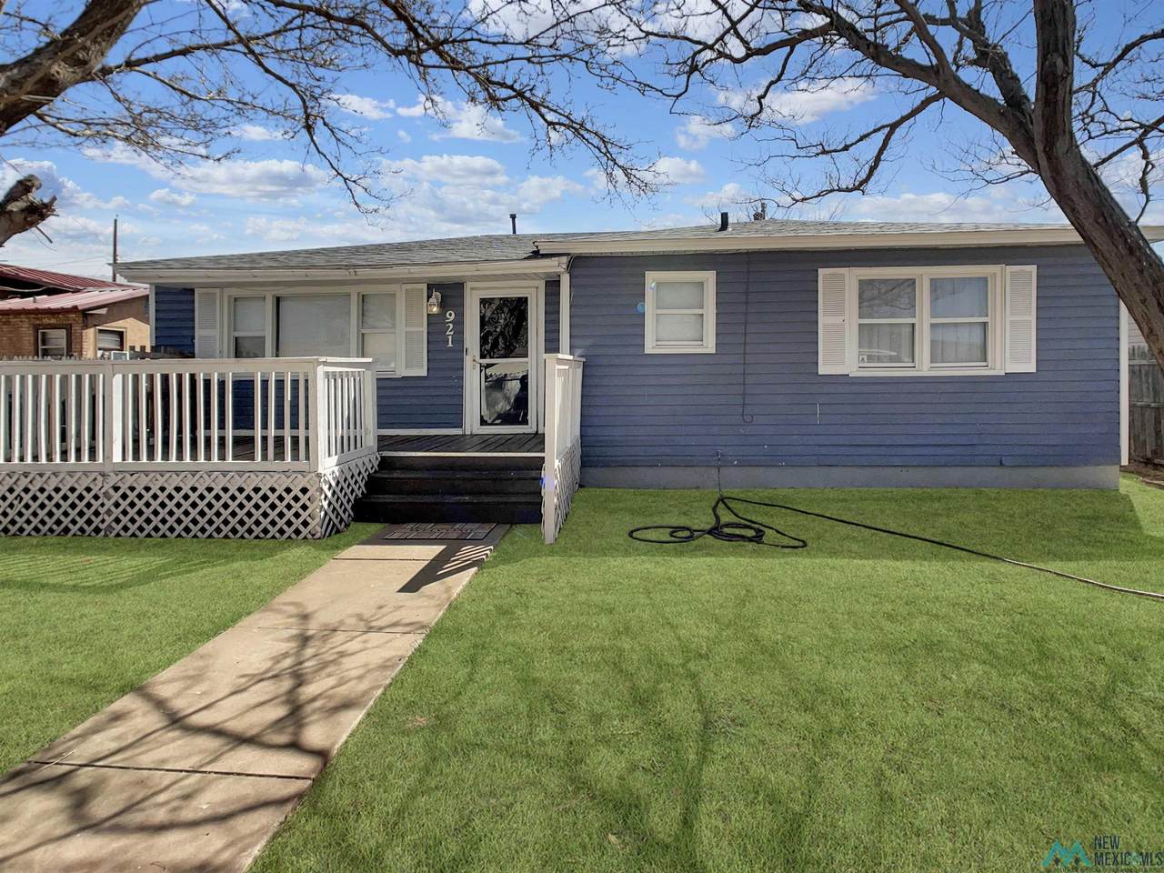 921 Mora - Photo 1