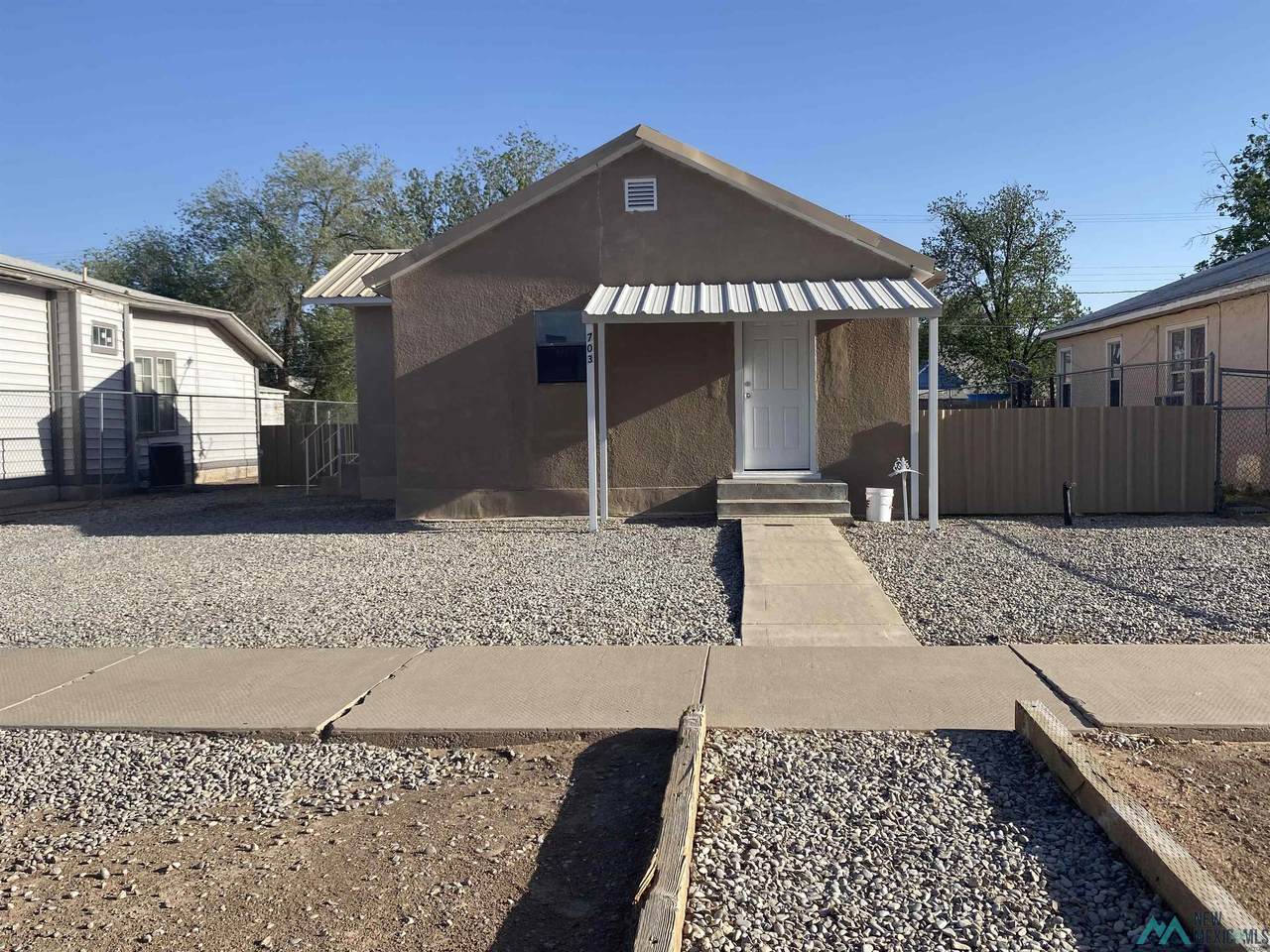 703 Dallas - Photo 1