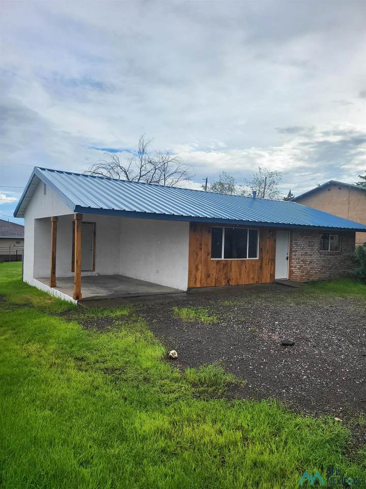 606 34th - Photo 1