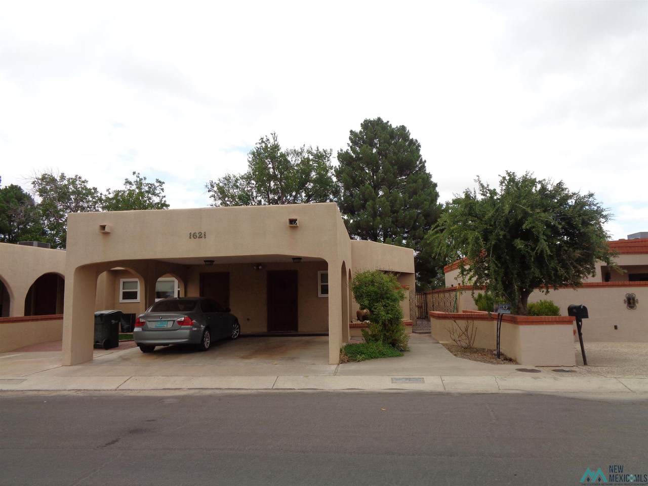 1621 Desert Willow - Photo 1