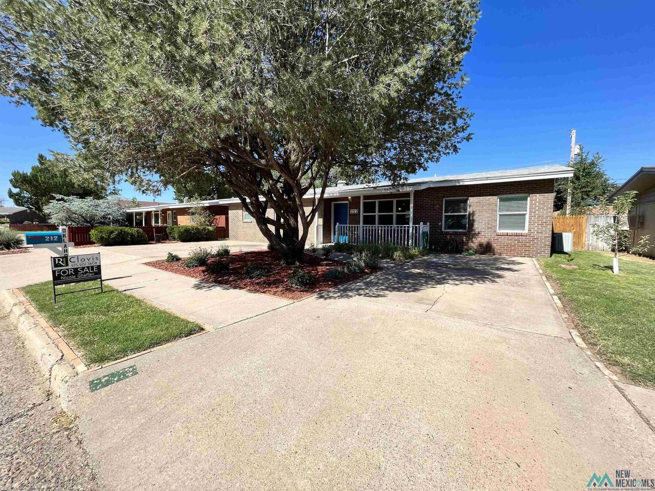 212 Oklahoma Dr - Photo 1