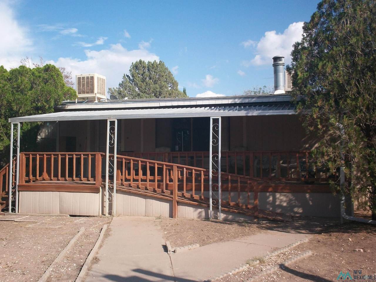 305 Pecan Dr. Ne - Photo 1
