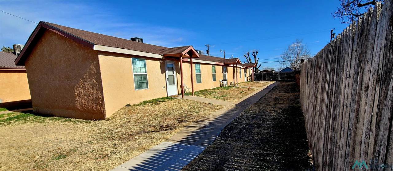 305 Thornton - Photo 1