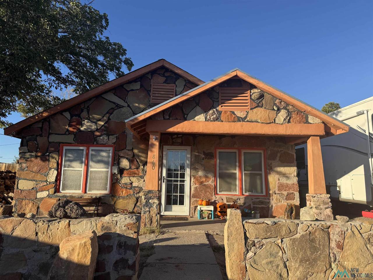 860 6th Street - Photo 1