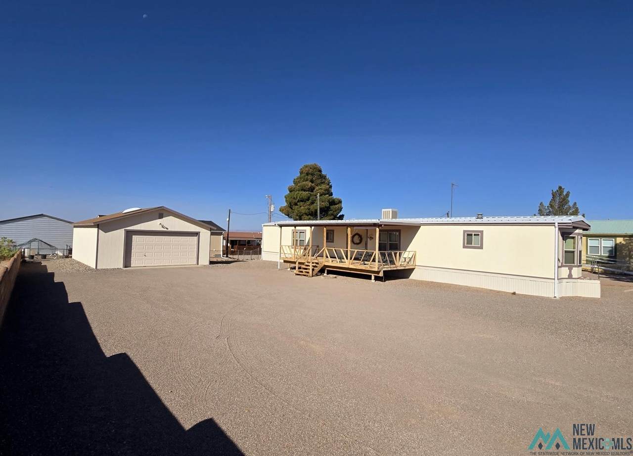 606 Travis Street - Photo 1