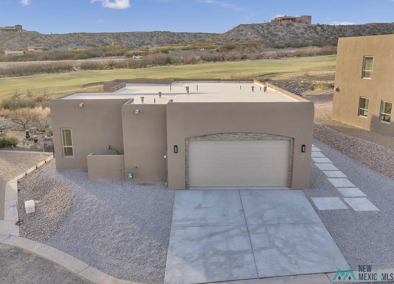 201 Las Cruces Drive - Photo 1