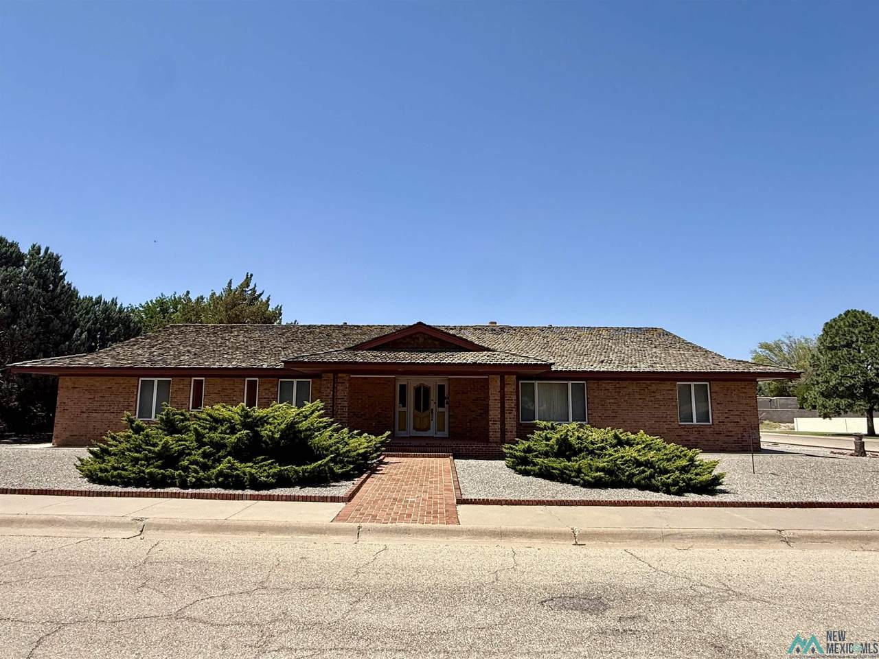 2400 Loma Drive - Photo 1