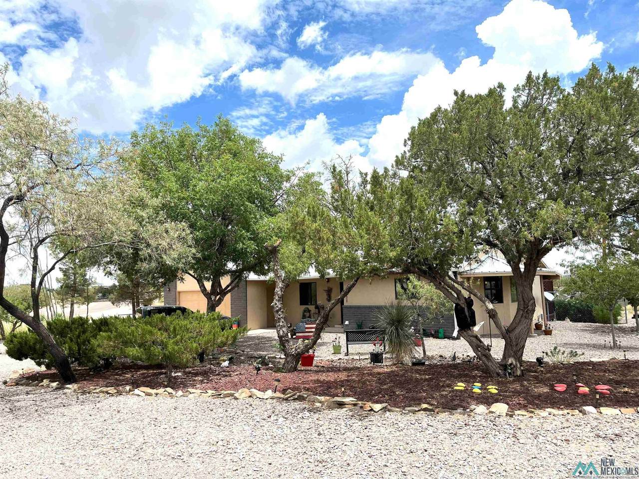602 Hawthorne Drive - Photo 1
