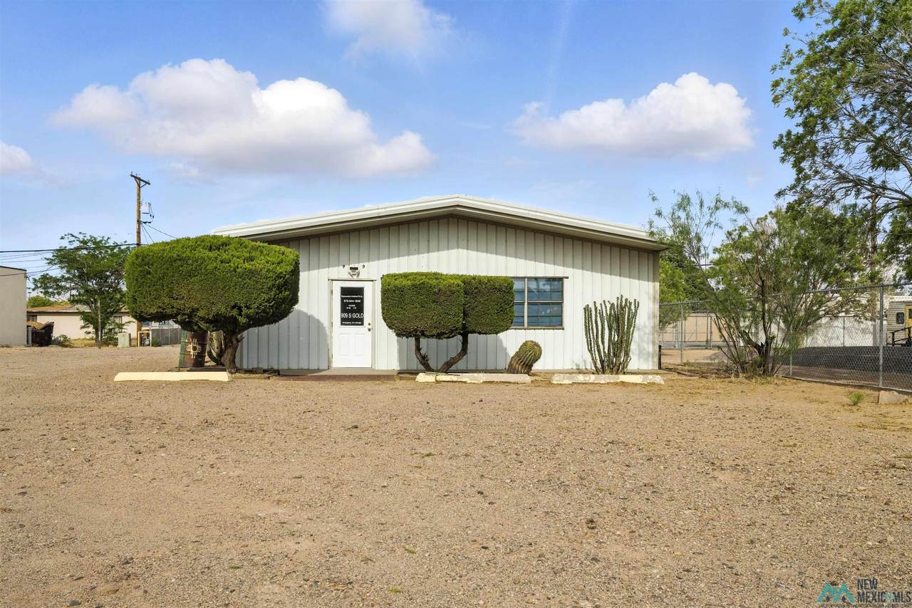 909 Gold Avenue - Photo 1