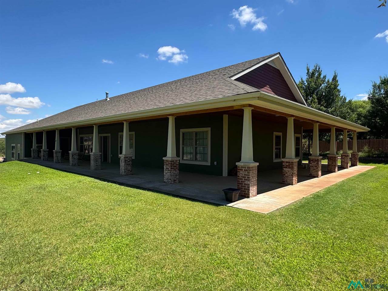2562 South Shore Dr - Photo 1