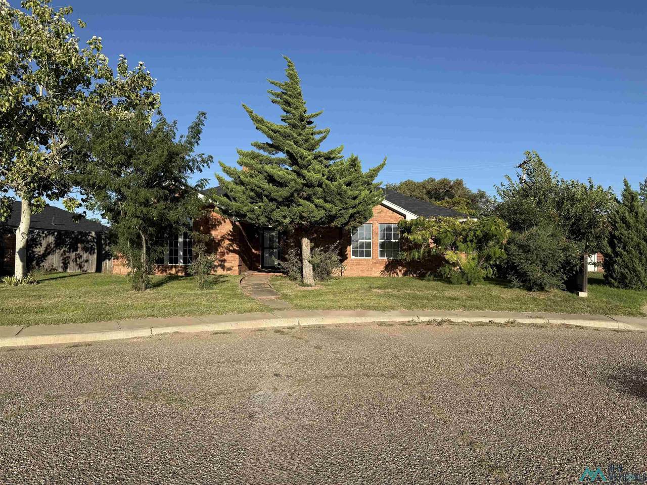 607 Highland Drive - Photo 1