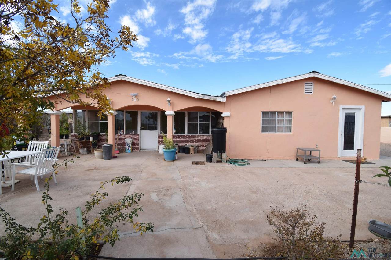 202 Jefferson St - Photo 1