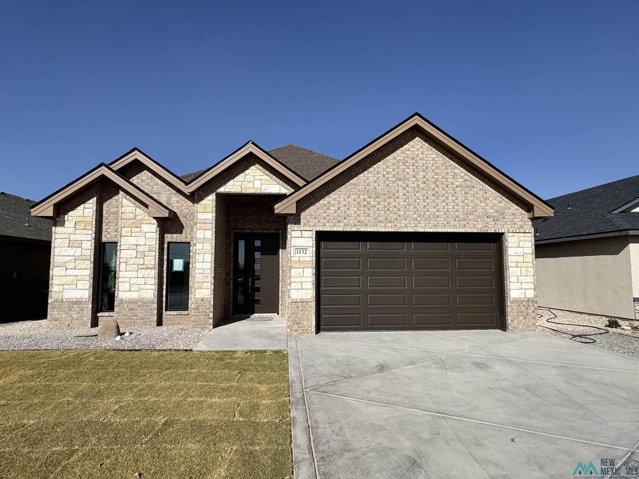 1132 Aventura - Photo 1