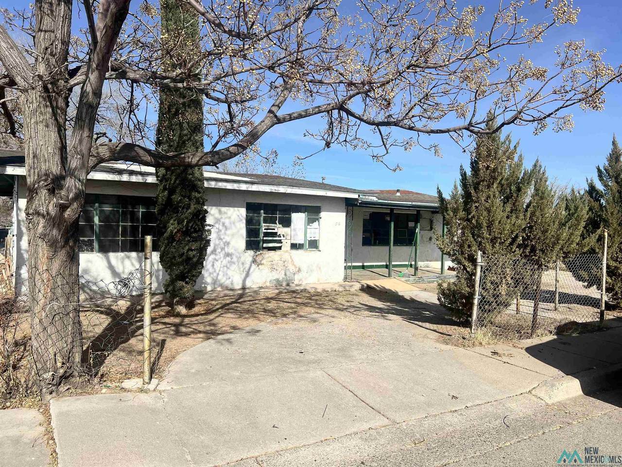 306 Gage Avenue - Photo 1