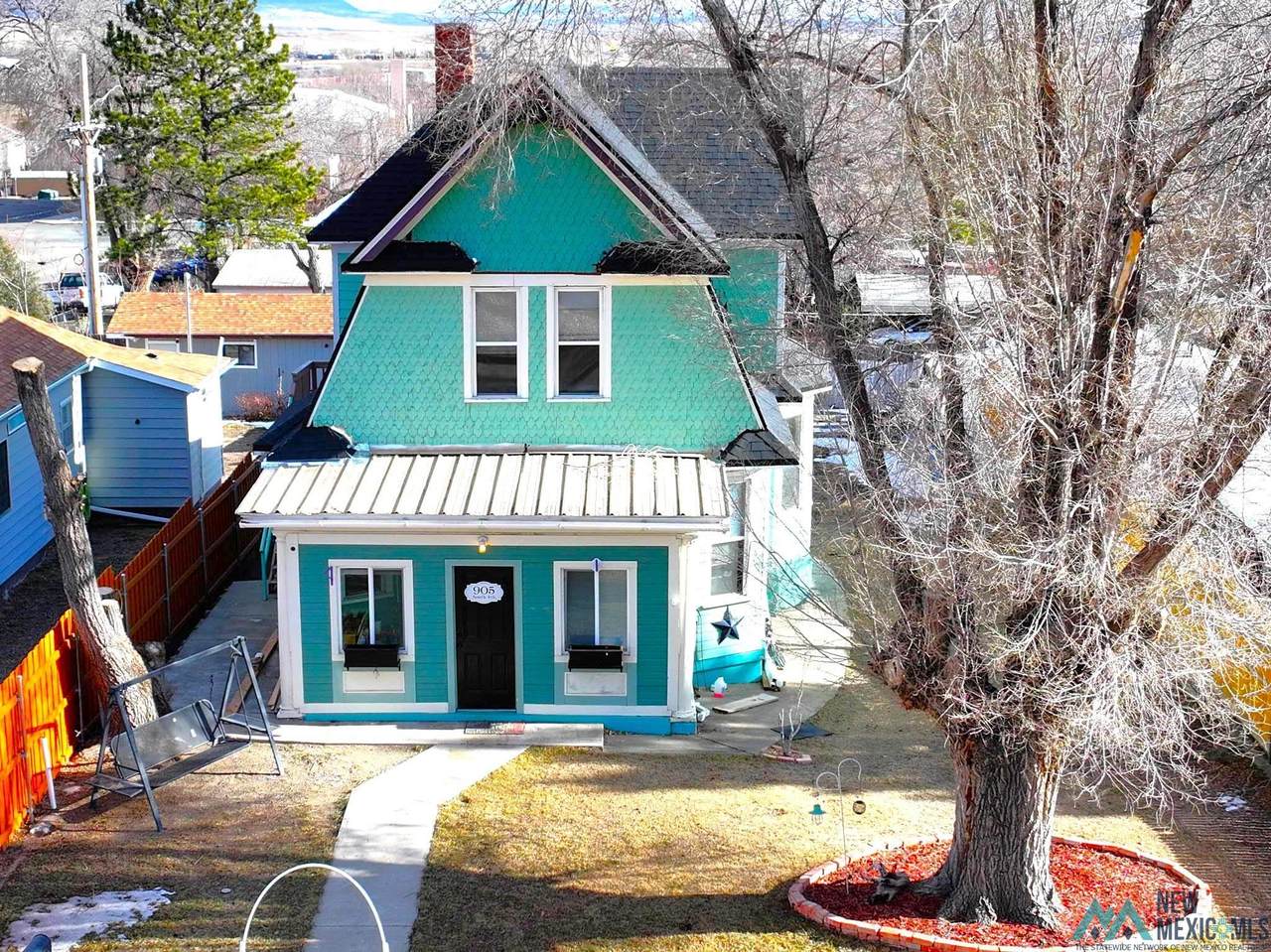 905 4th Street - Photo 1