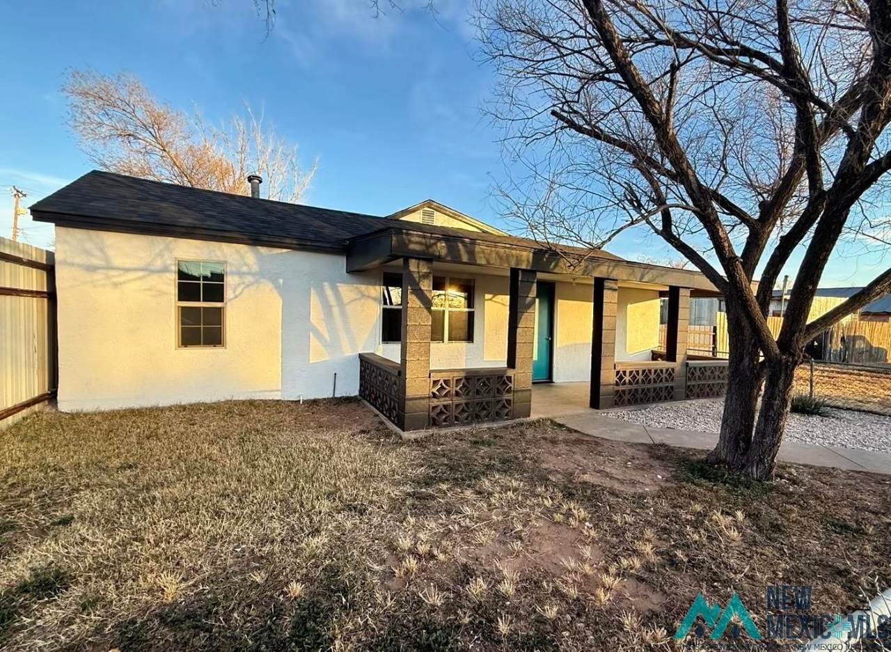 211 Edwards St - Photo 1