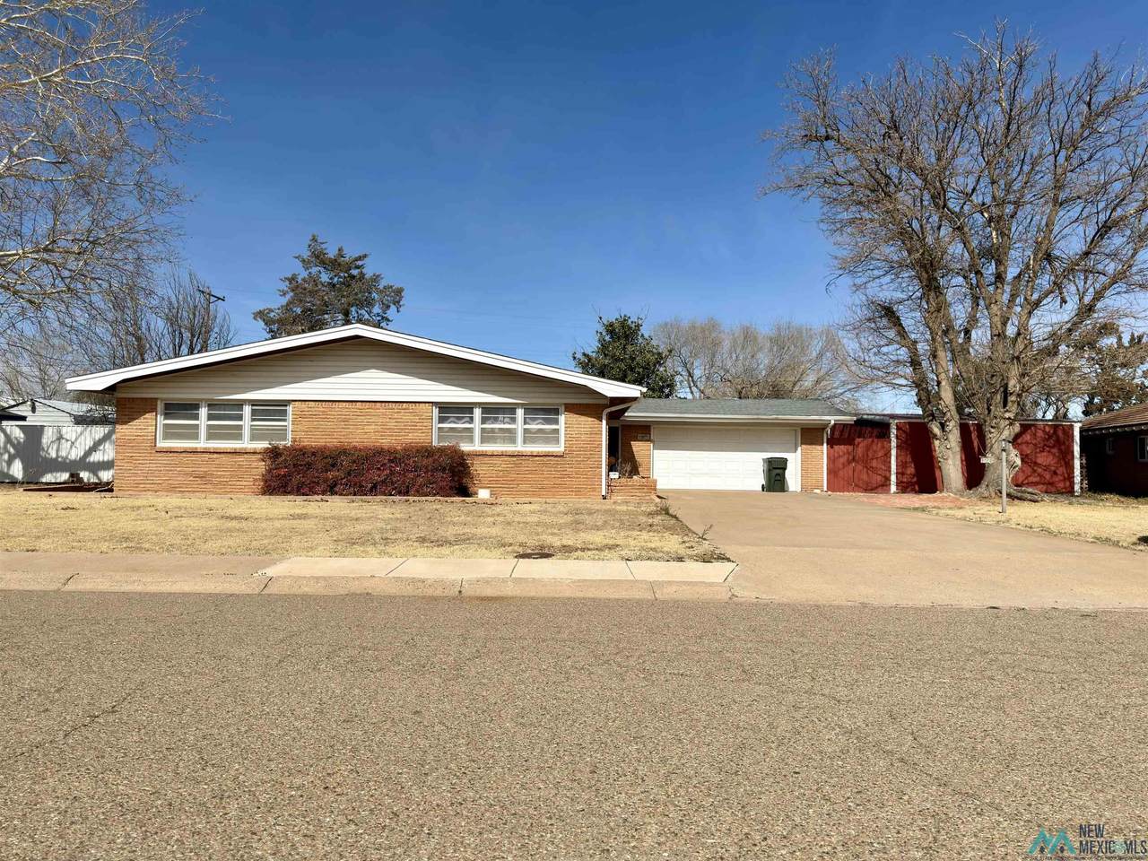 128 Crescent Drive - Photo 1