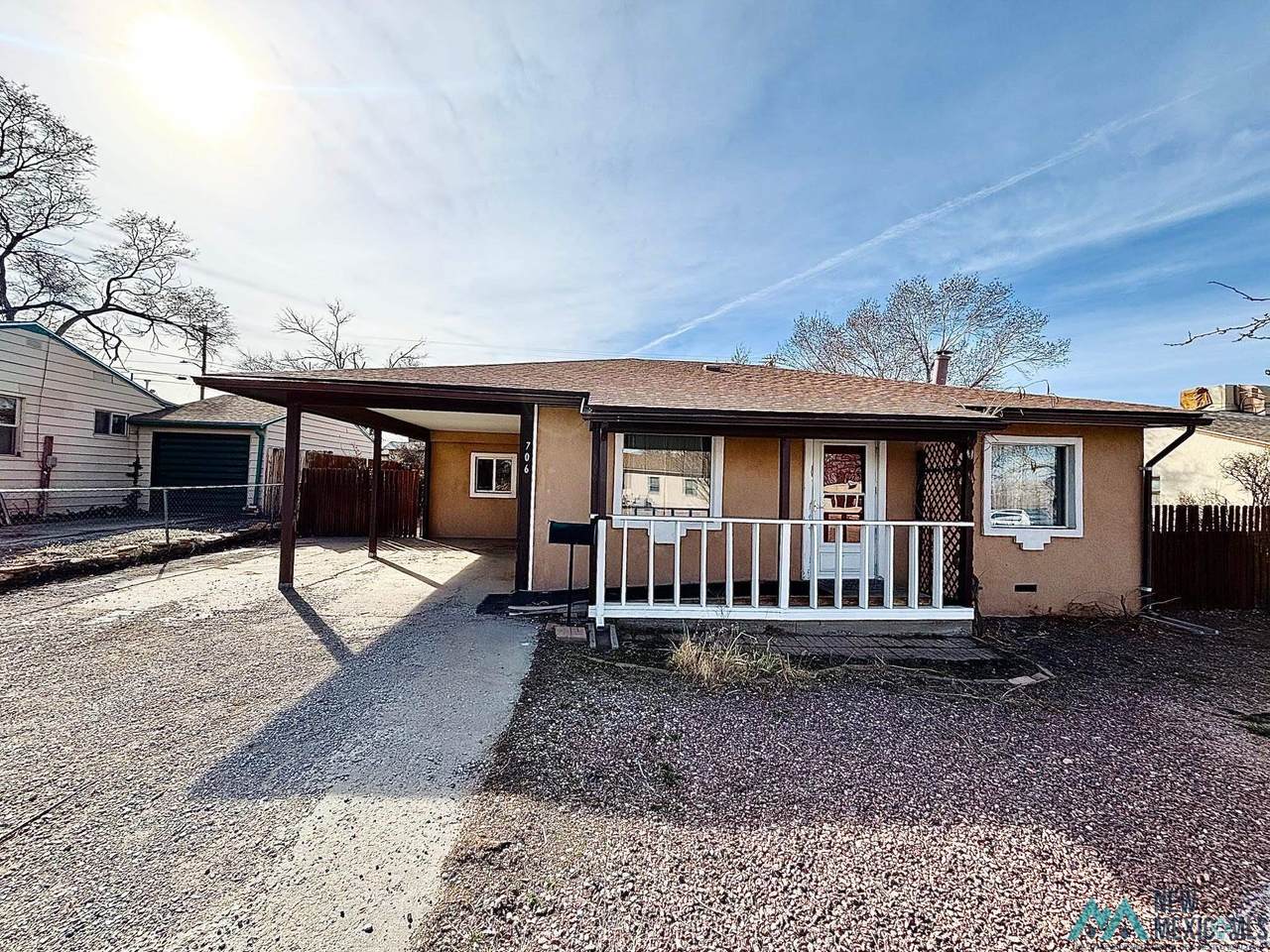 706 Sunset Dr - Photo 1