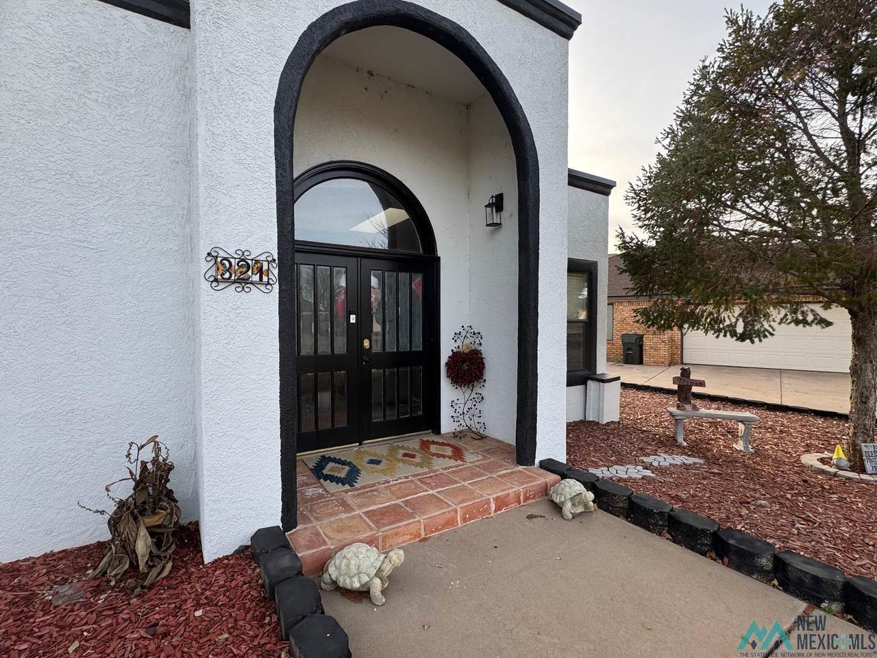 321 Diamondhead Drive - Photo 1