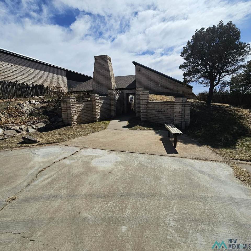 121 Remuda Drive - Photo 1
