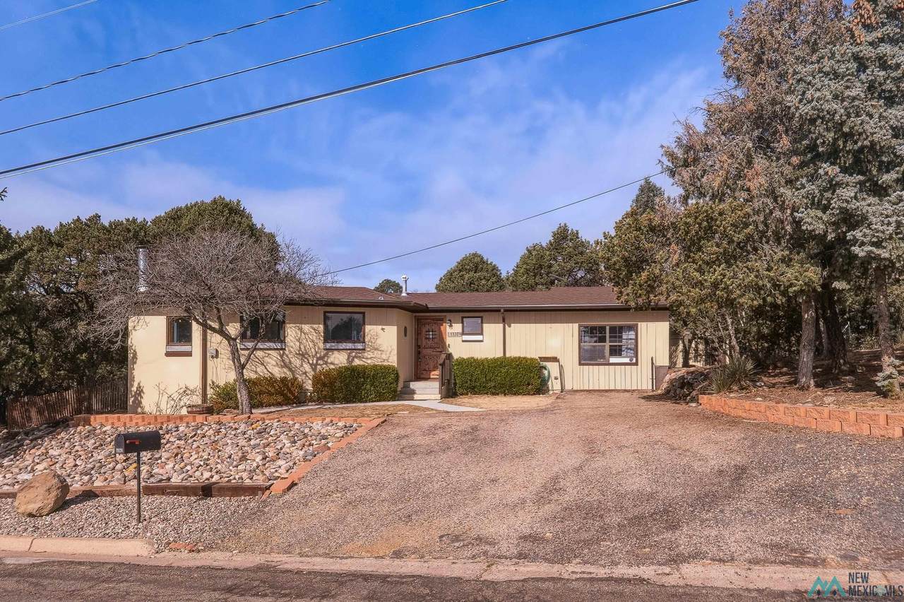 1320 Dwyer Avenue - Photo 1