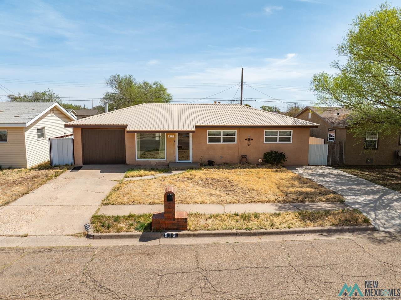 913 Mora Street - Photo 1