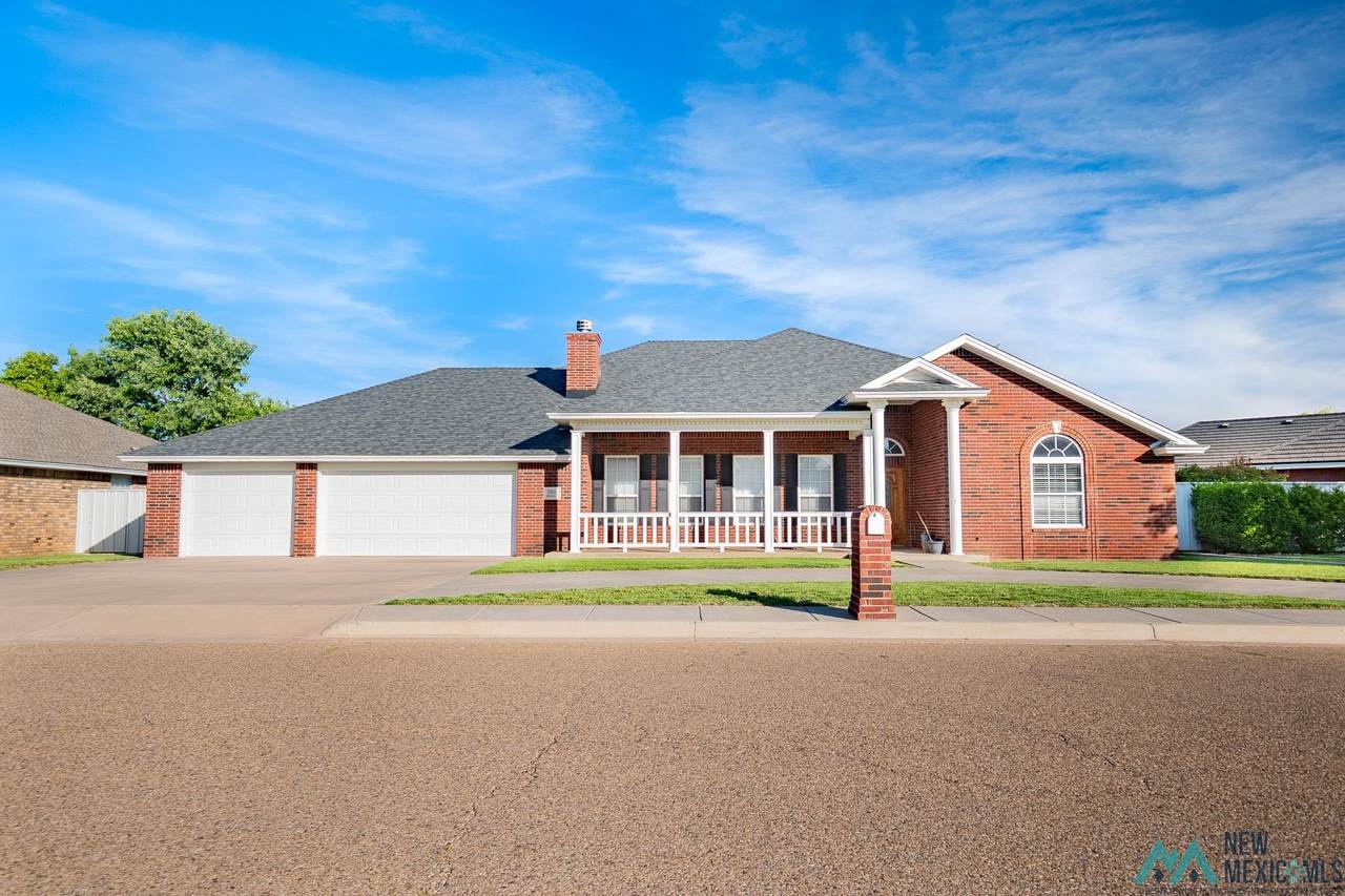 3905 Springwood Drive - Photo 1