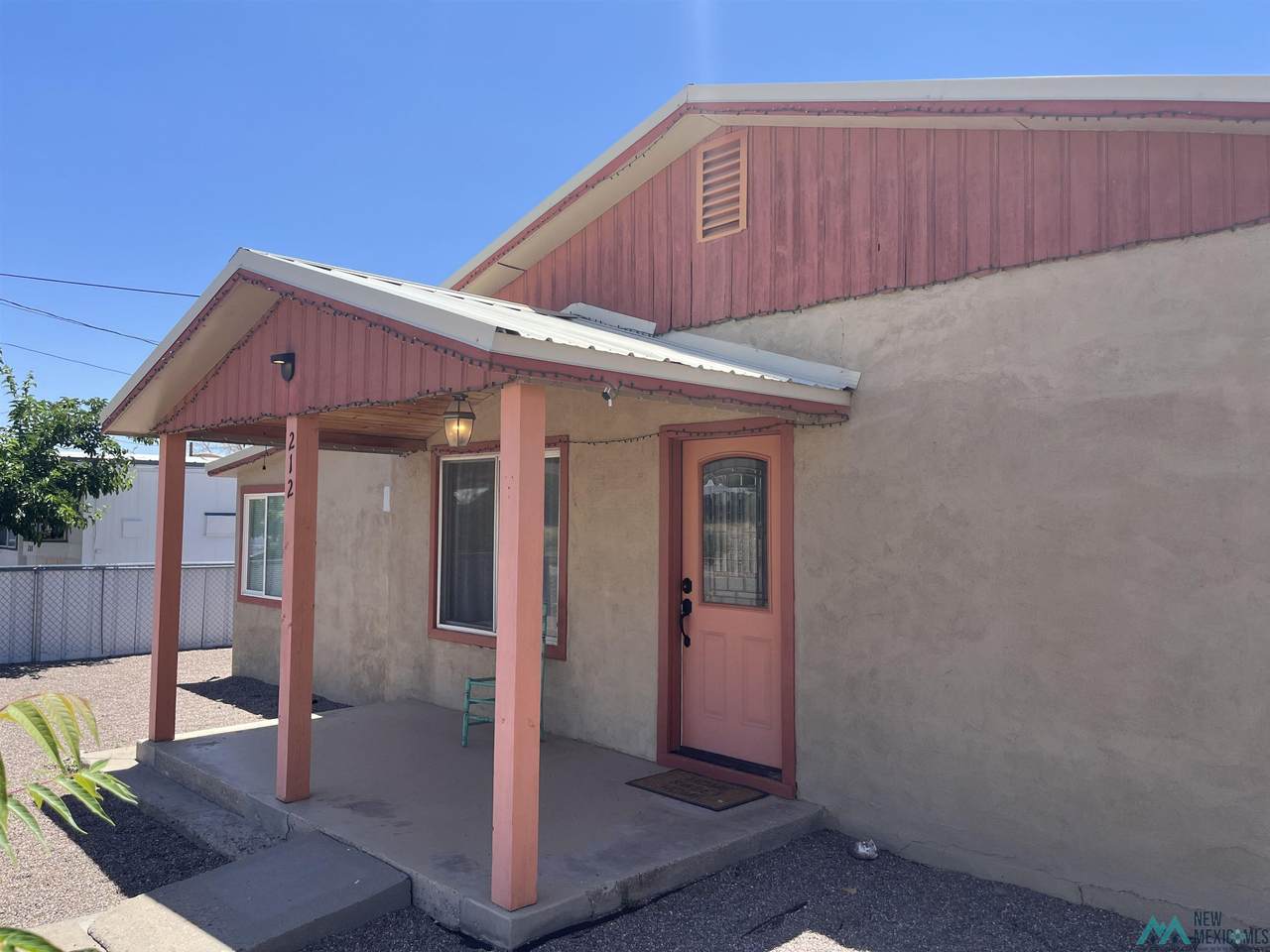 212 Elm St - Photo 1