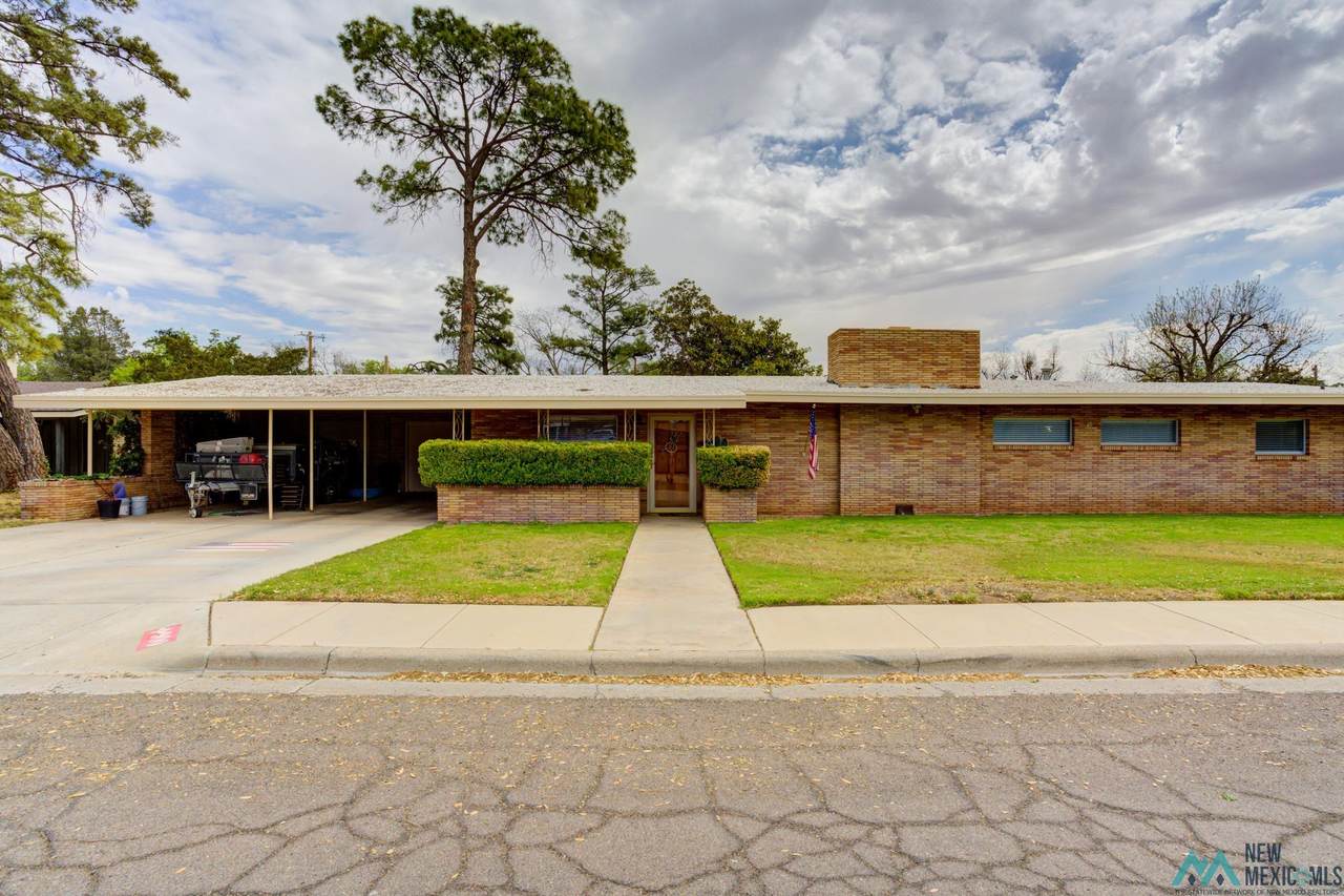900 Pecan Drive - Photo 1