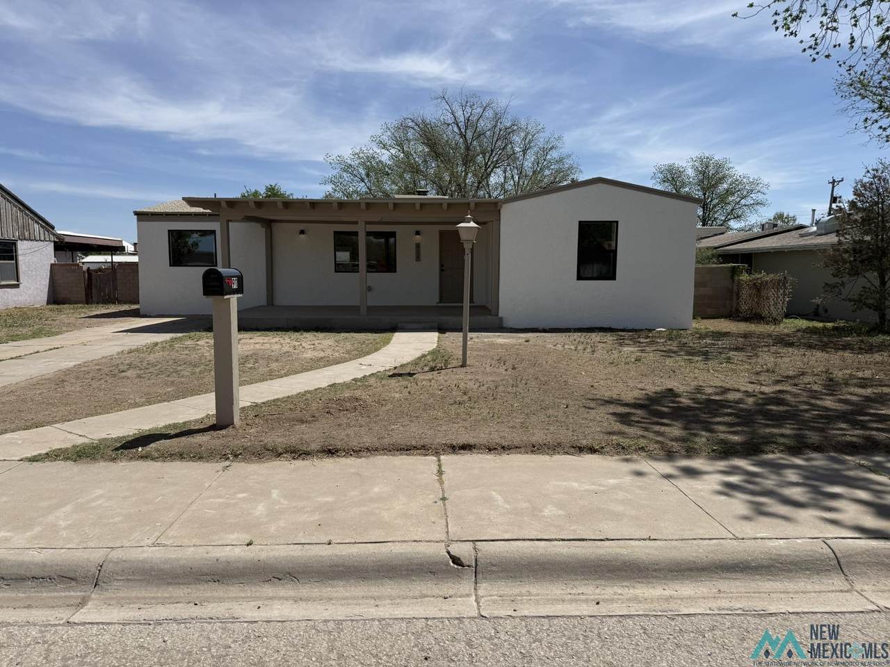 911 4th Street - Photo 1