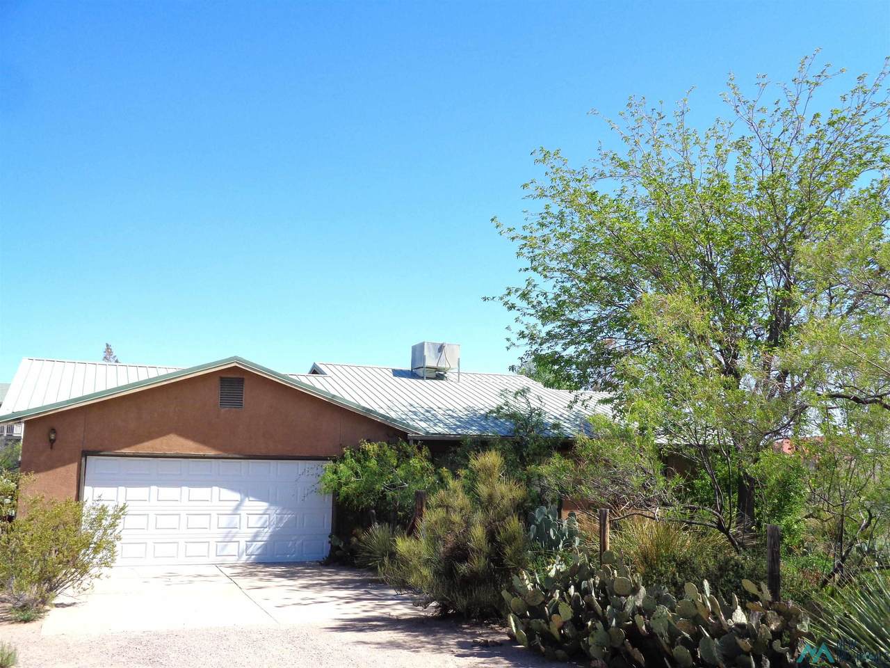 408 Dove Avenue - Photo 1