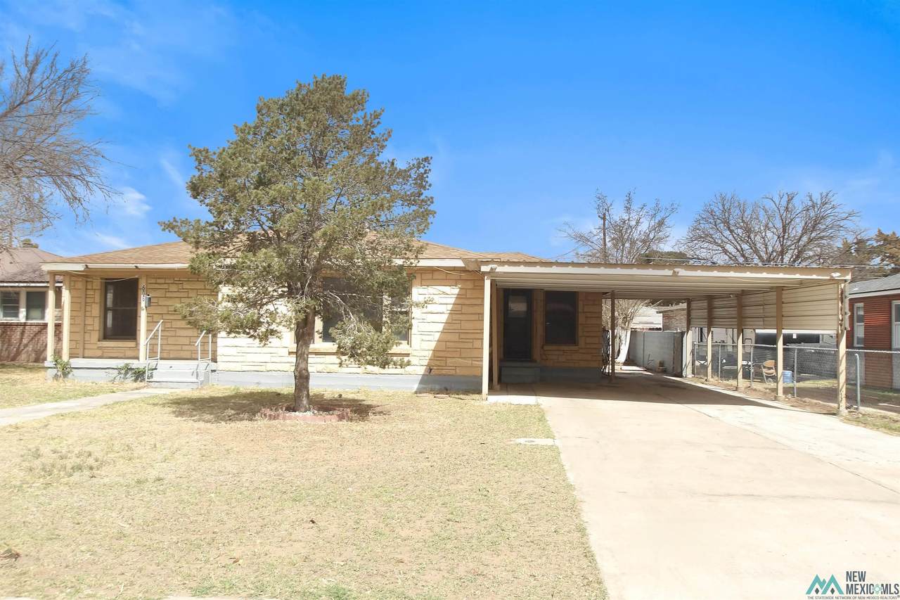 606 Yucca Drive - Photo 1