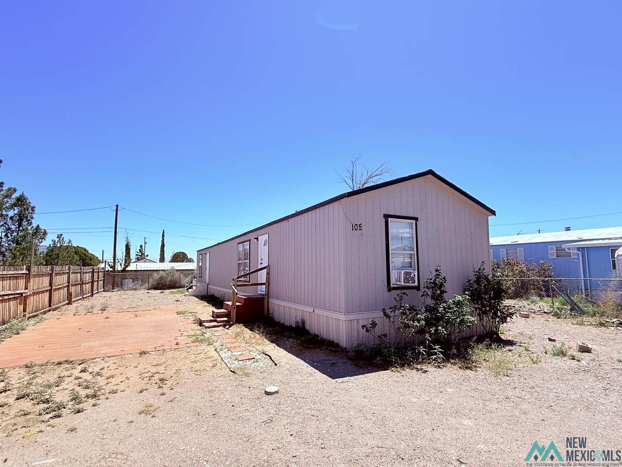 105 Hillcrest Street - Photo 1