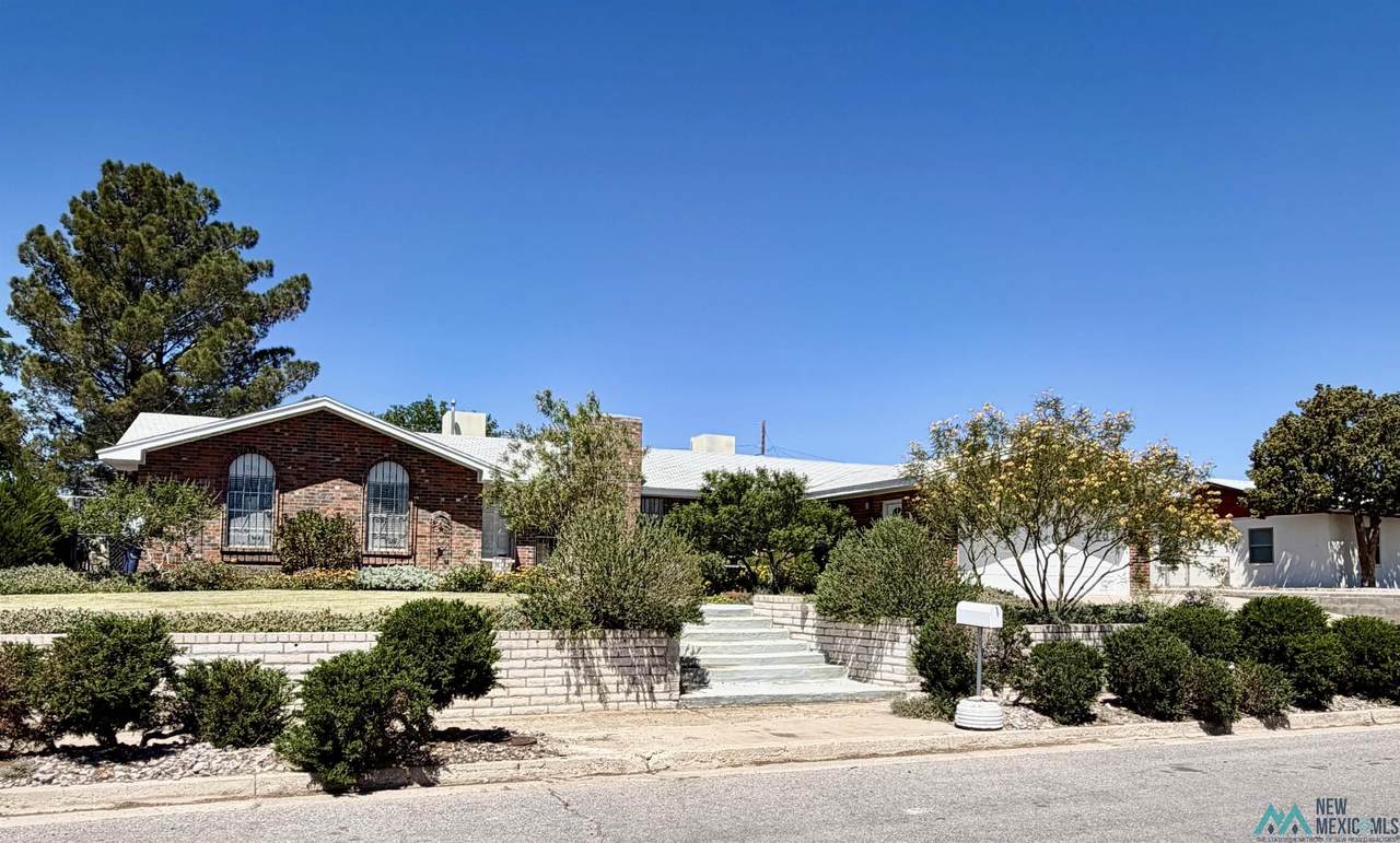 920 Foch Street - Photo 1
