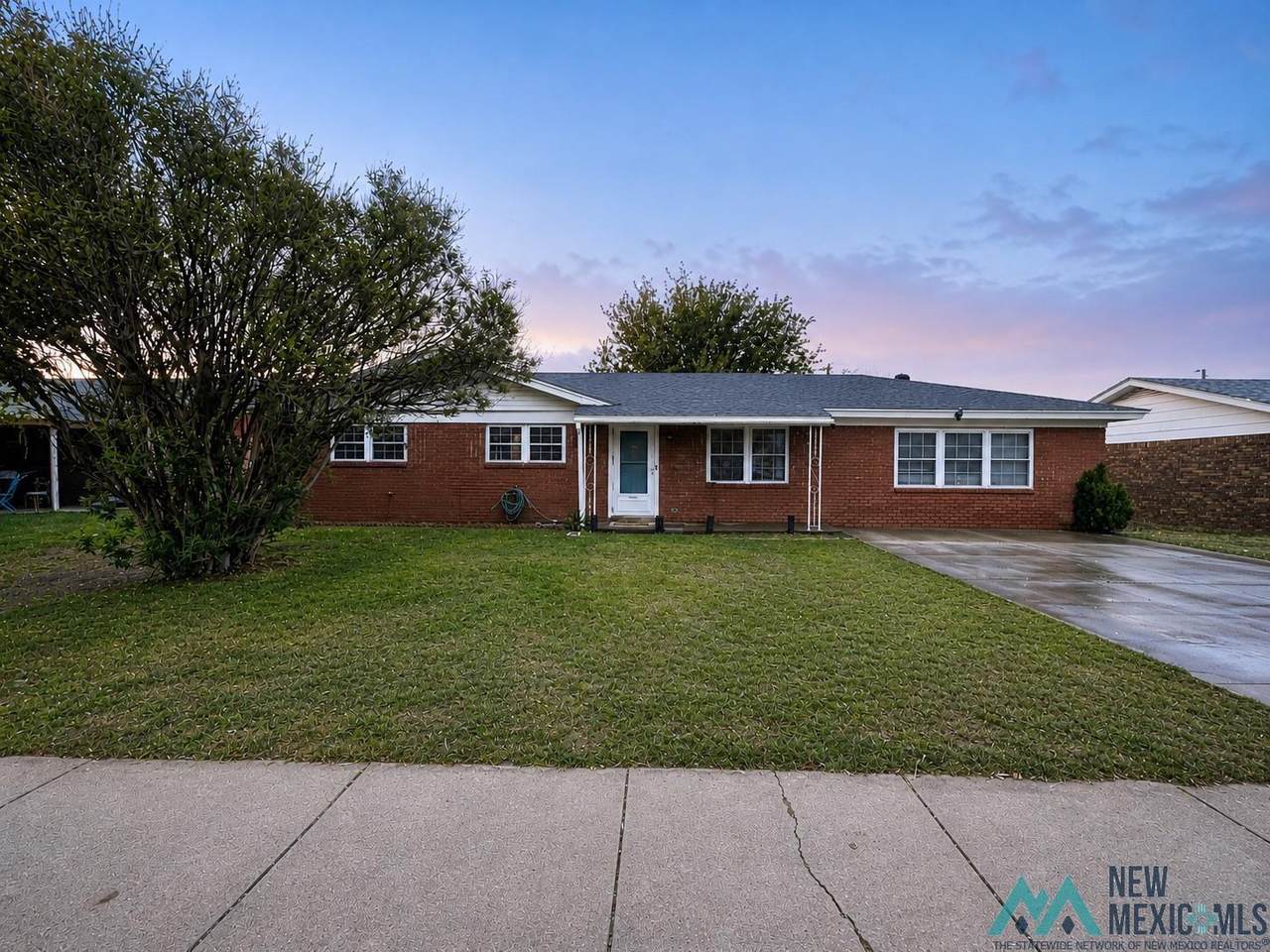 212 La Salle Drive - Photo 1