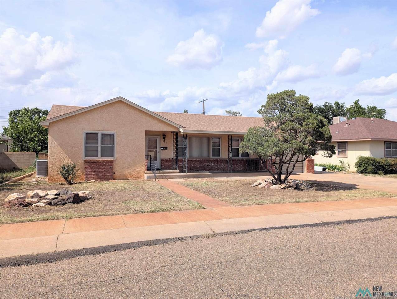 304 Plains Avenue - Photo 1